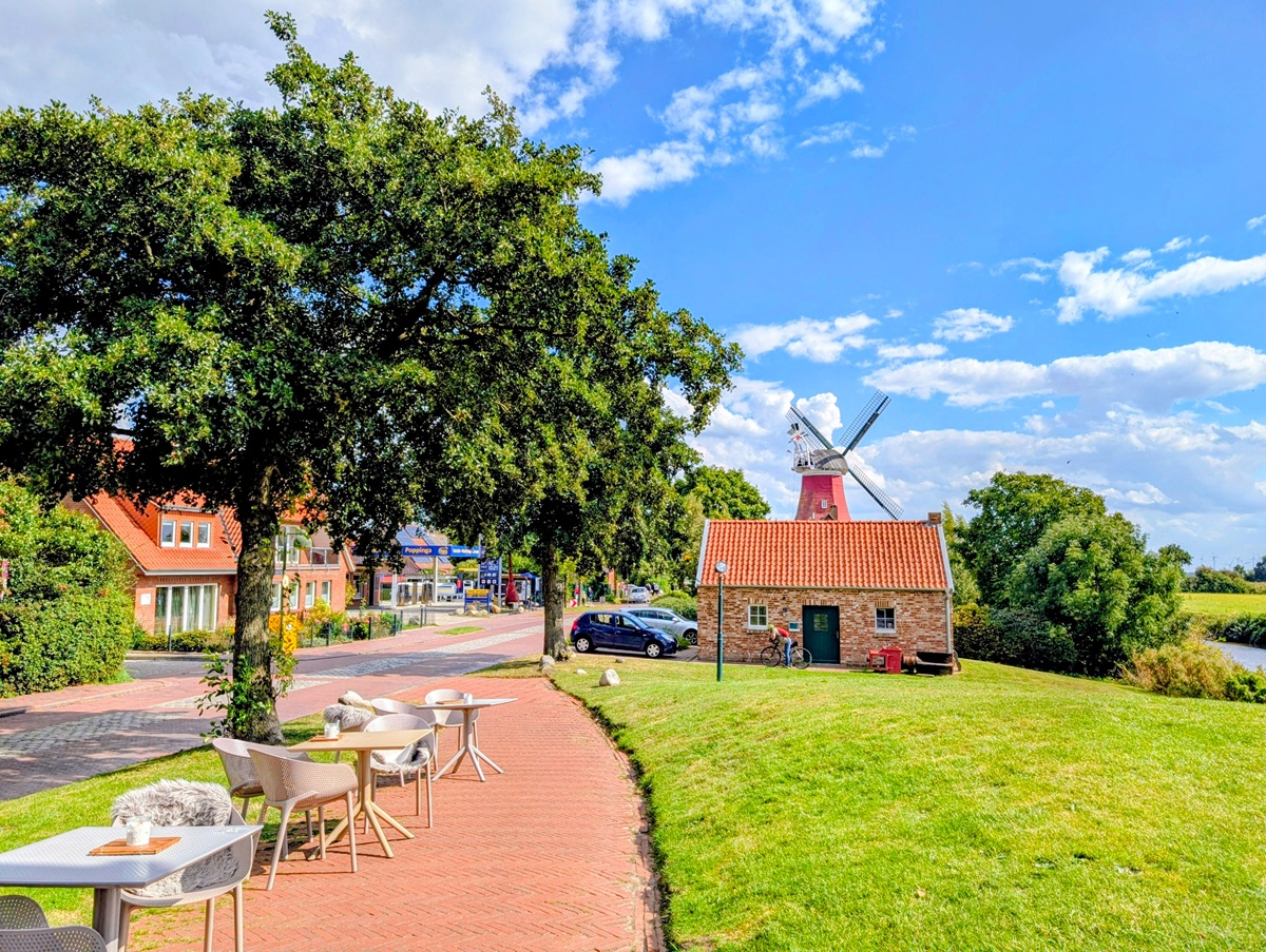 Mühlenstraße  Greetsiel Teestube in der grünen Mühle