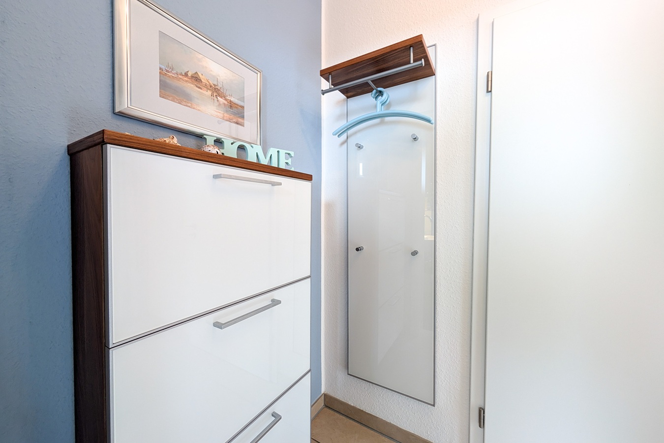 Garderobe und Schuhschrank Garderobe und Schuhschrank